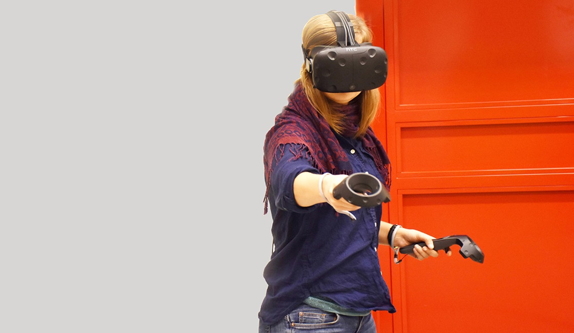 Doctoral studies in Design - Student in VR lab