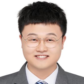 Photo of Chenglong Li