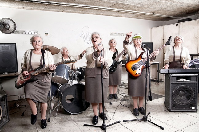 Rockband med äldre kvinnor