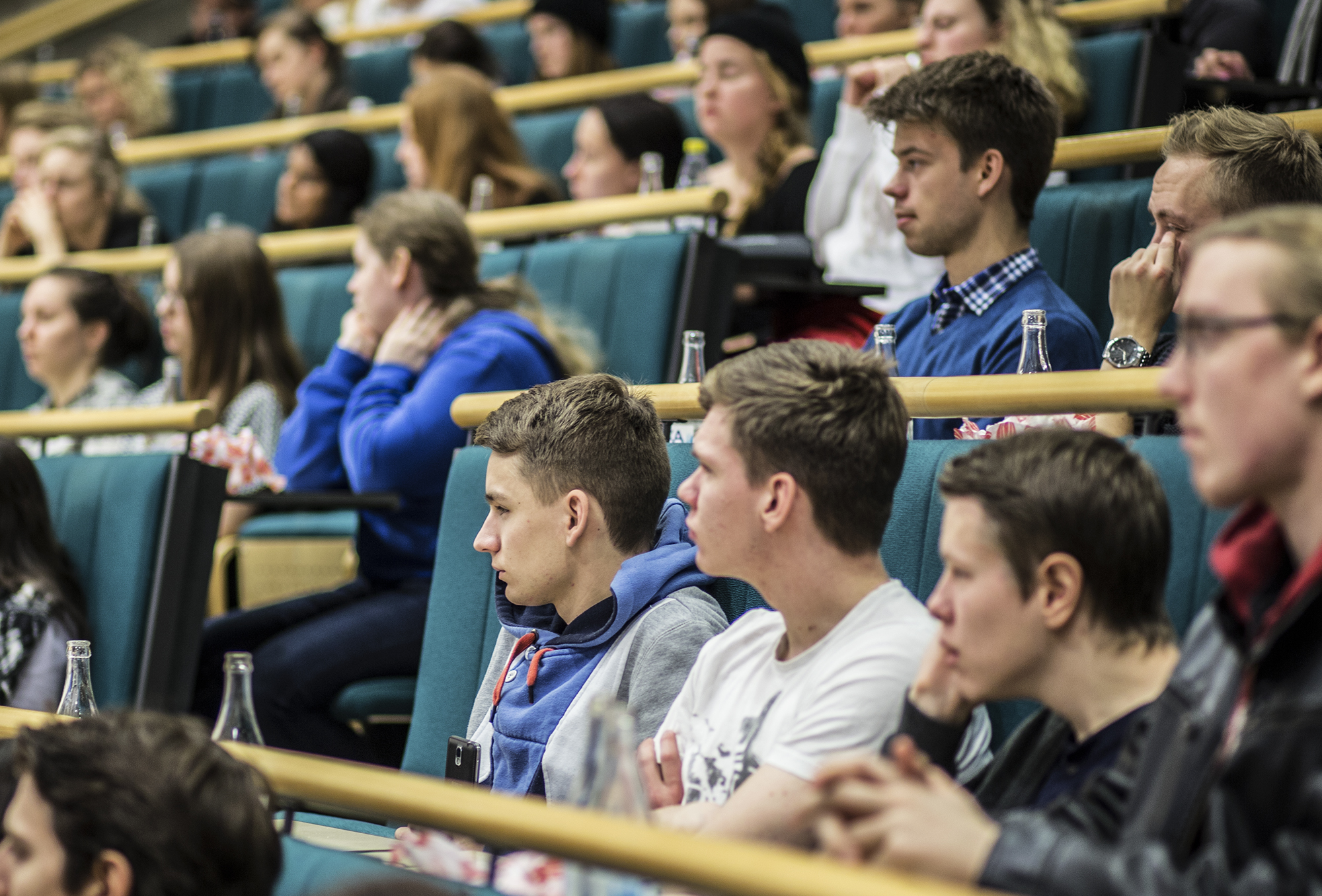 Studenter lyssnar på föreläsning, Linteks klimatvecka 2015