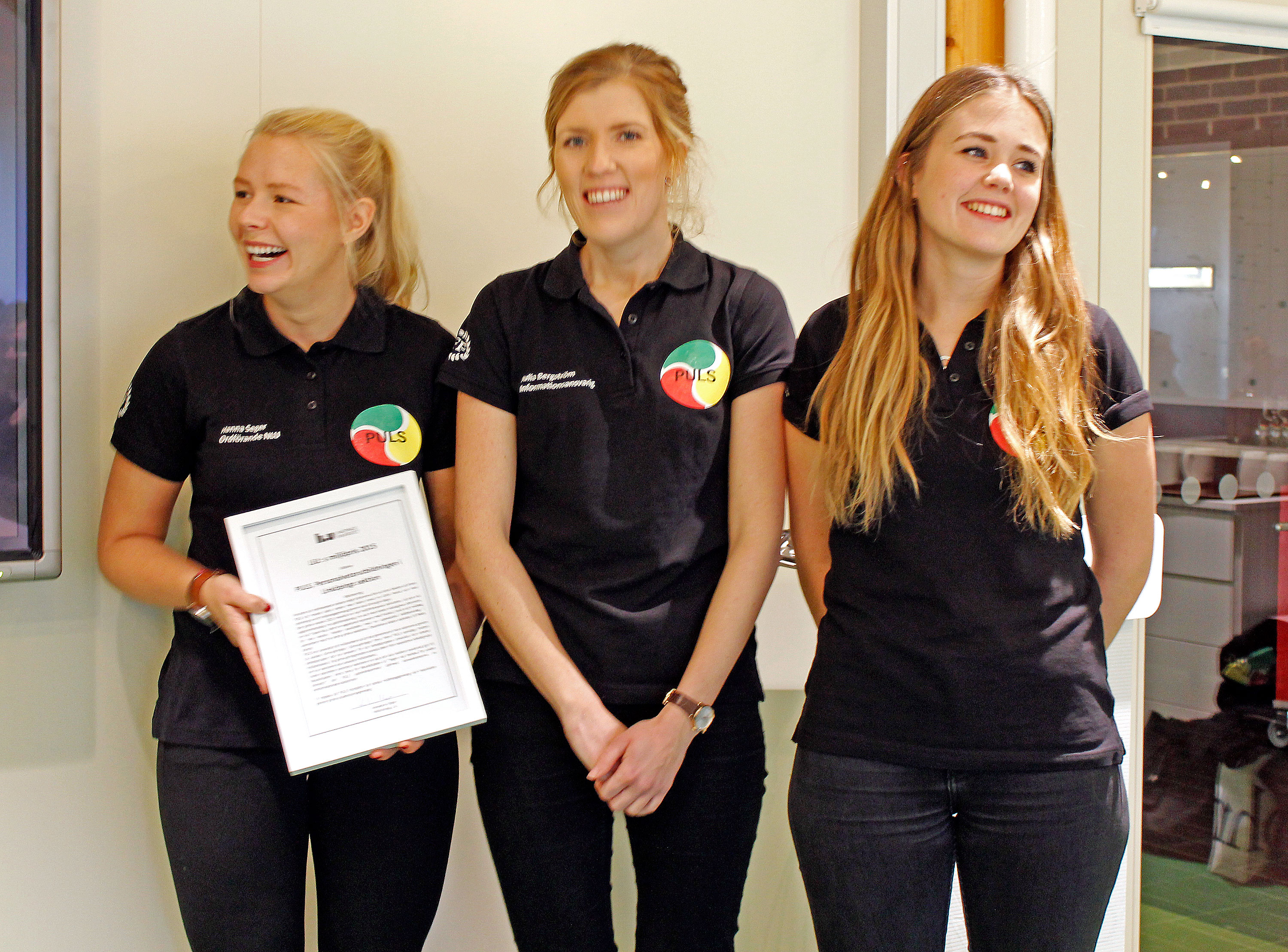 Vinnare av Miljöpriset 2015 Puls: Hanna Seger, Julia Bergström och Gabriella Sumberaz.