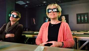 Med 3Dglasögon på CMIV. Fr v Helen Dannetun och Helene Hellmark Knutsson