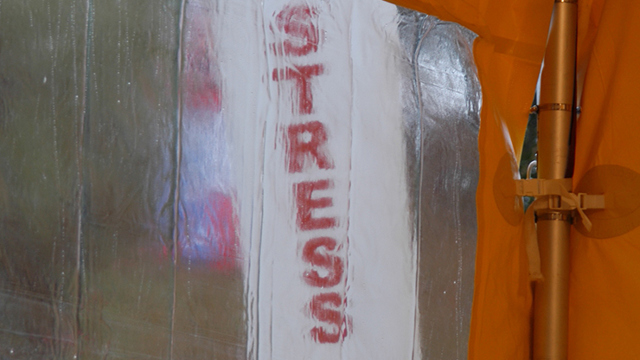 En skylt med ordet STRESS / A sign with the word STRESS