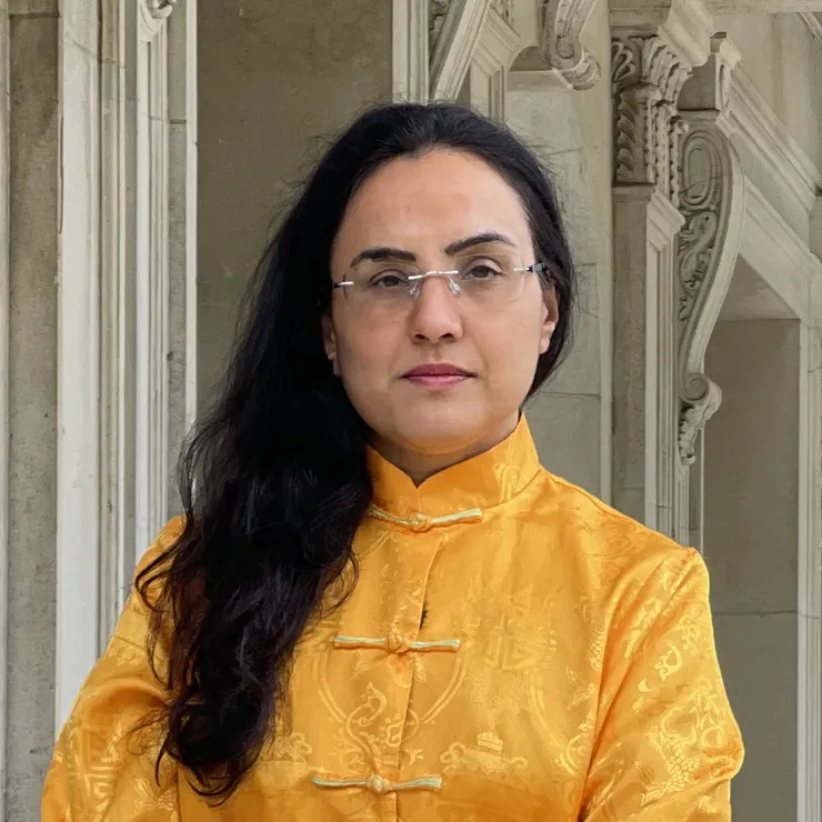 Porträtt professor Aisha K Gill.