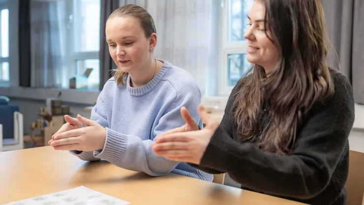 Logopedstudenter pluggar tillsammans