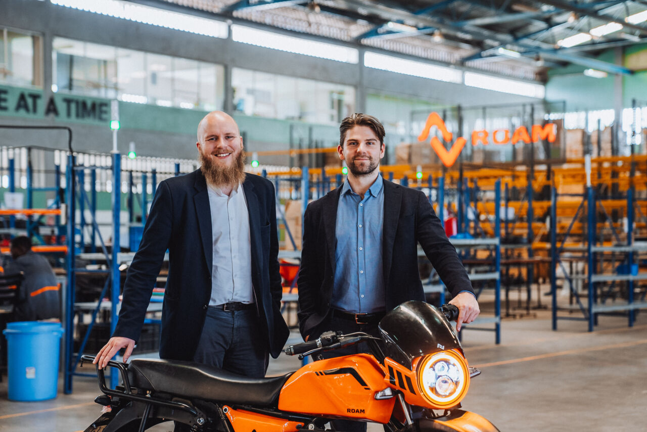 Two persons in a fabric.