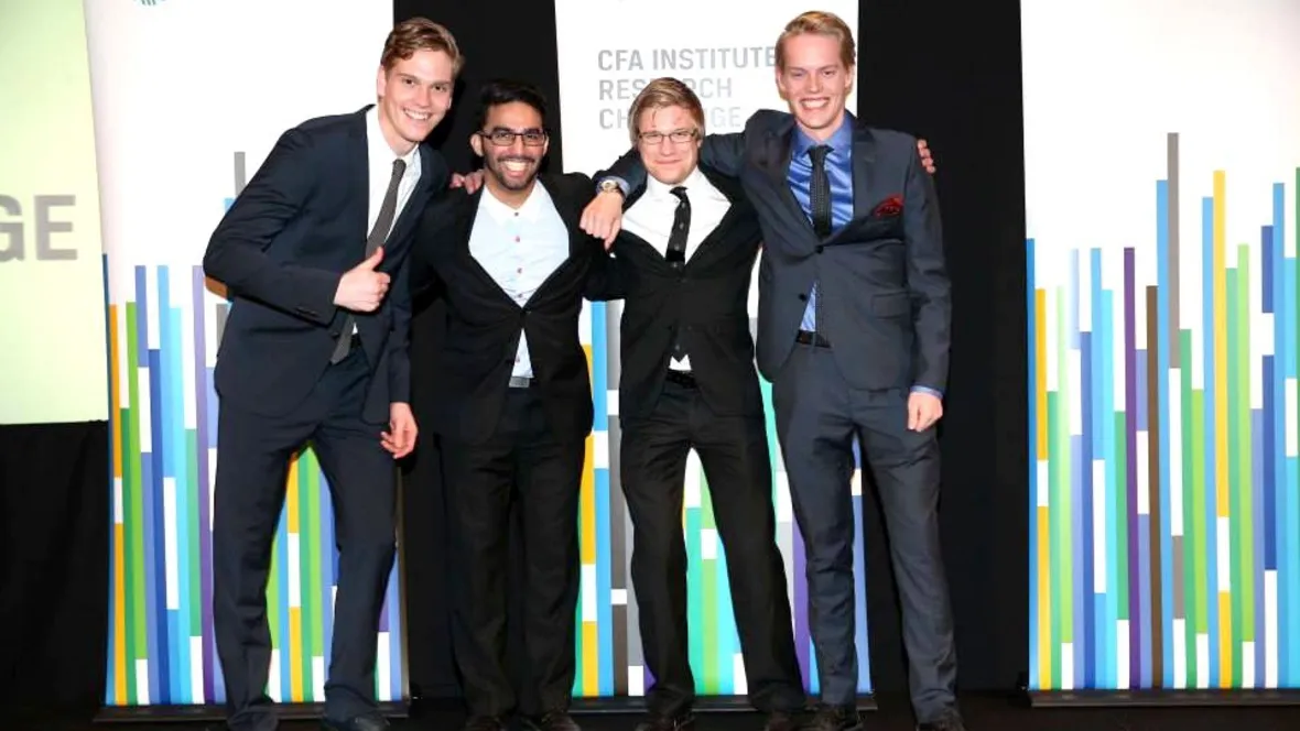 Gruppbild med vinnarna av CFA Research Challange; Fredrik Hellman, Anders Backman, Pontus Ferno och Philip Lilja.