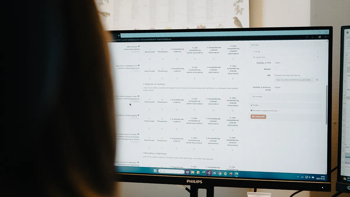 Datorskärm med ett formulär.