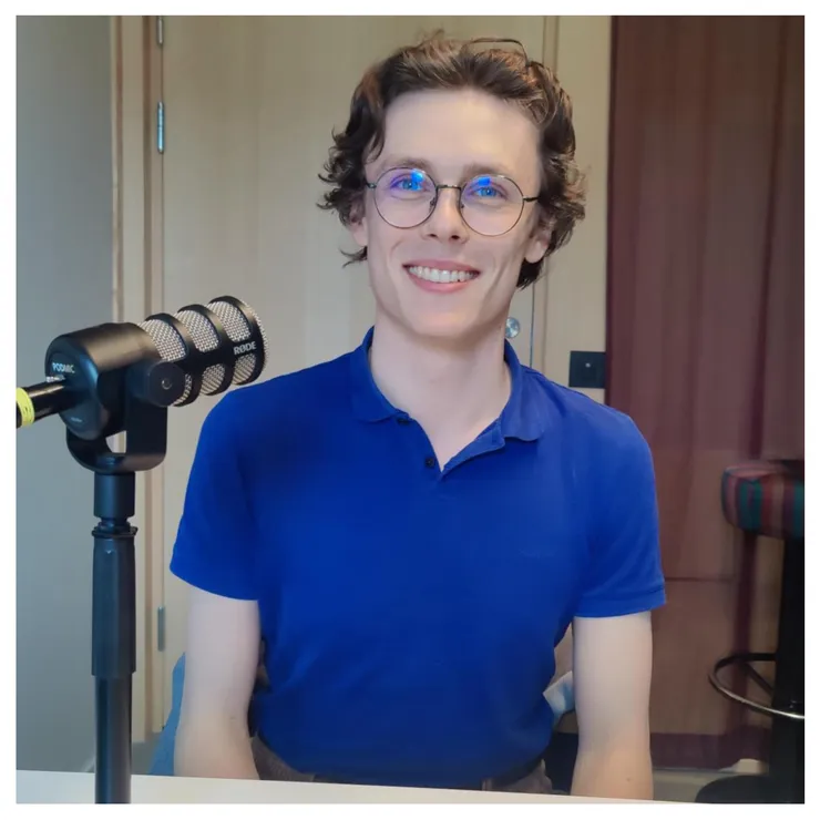 Picture of episode guest Kacper Brach in the studio.