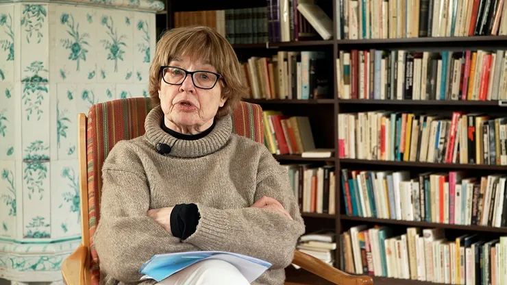 Professor emerita i sitt bibliotek