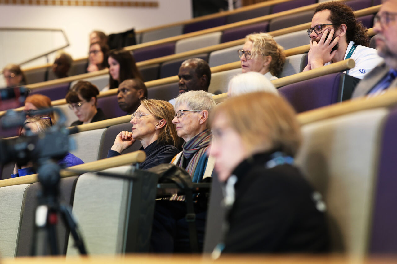 Audience listening when Gillian Einstein holds her honorary doctorate lecture