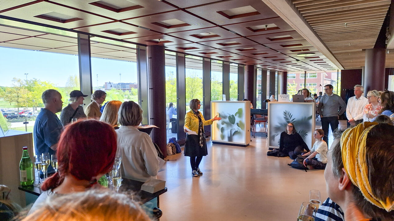 En grupp personer på en invigning.