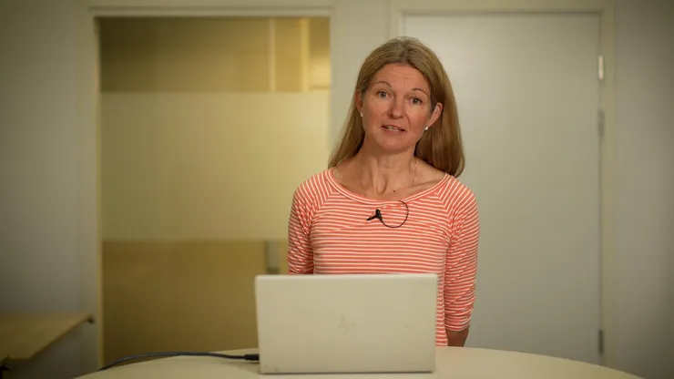 Föresläsare Katarina Sperling när hon föreläser.