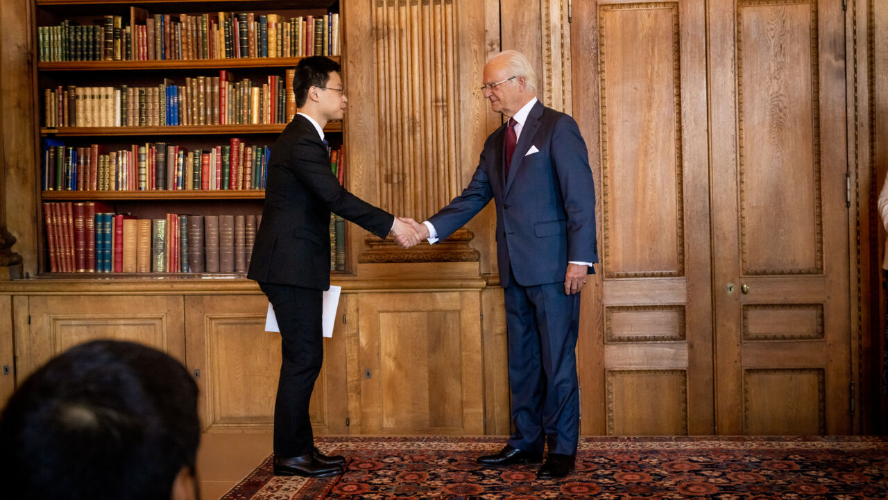 Huotian Zhang meets the King of Sweden