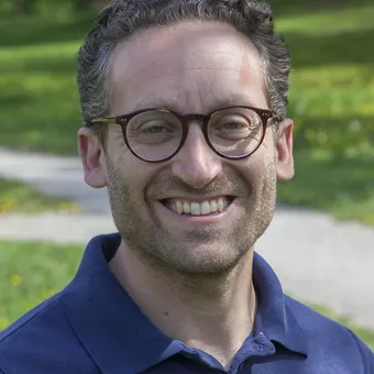En bild på Joel Freilich