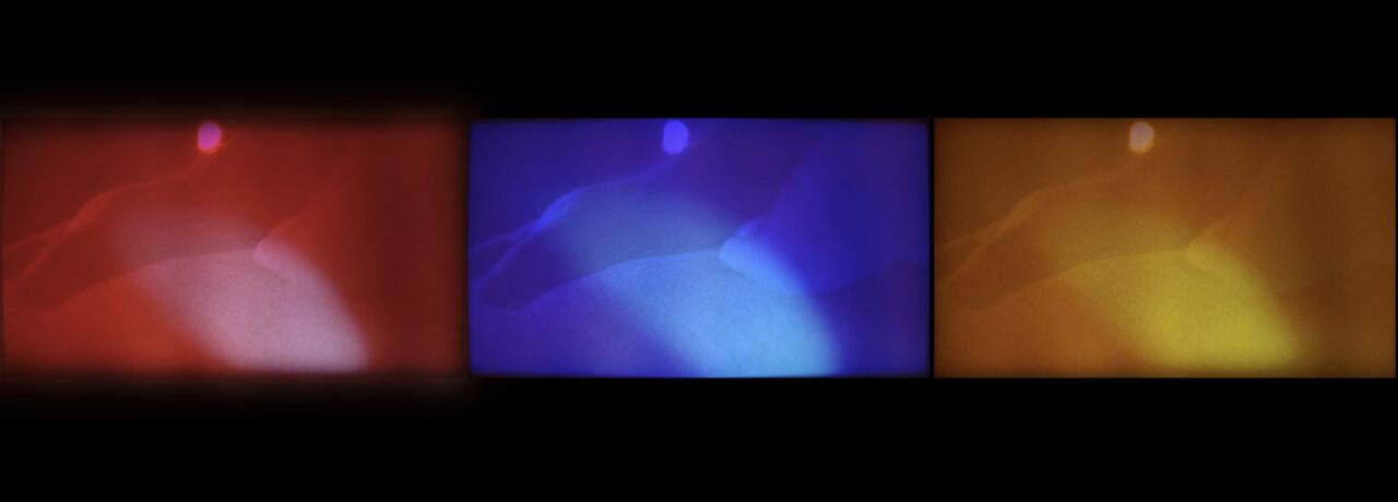 Abstrakta former i tre färgstarka rutor