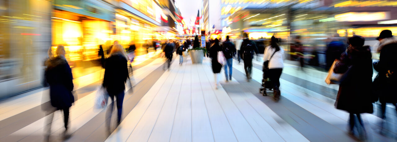 En bild på människor i rörelse