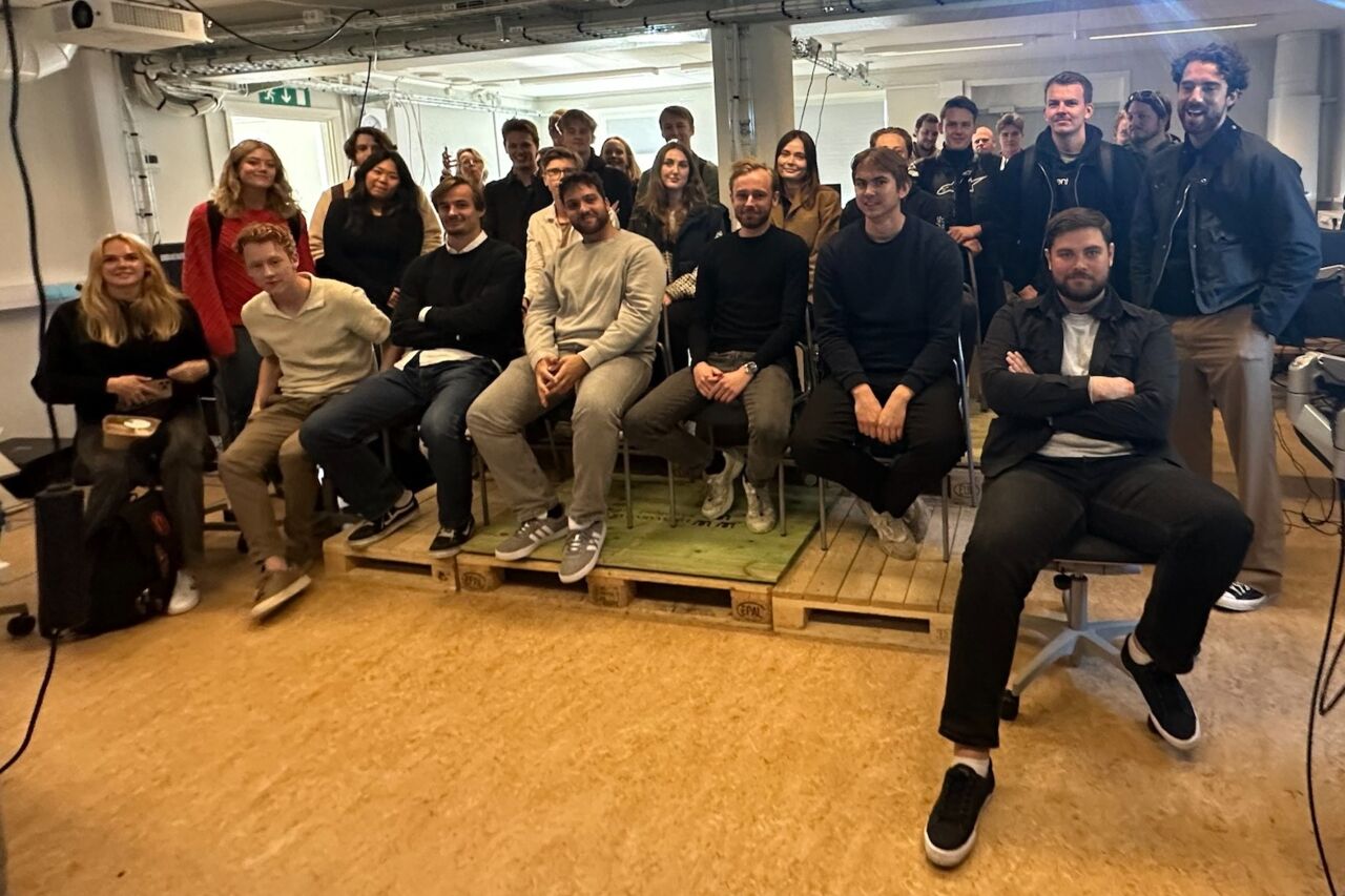 Indefense-studenter på F16