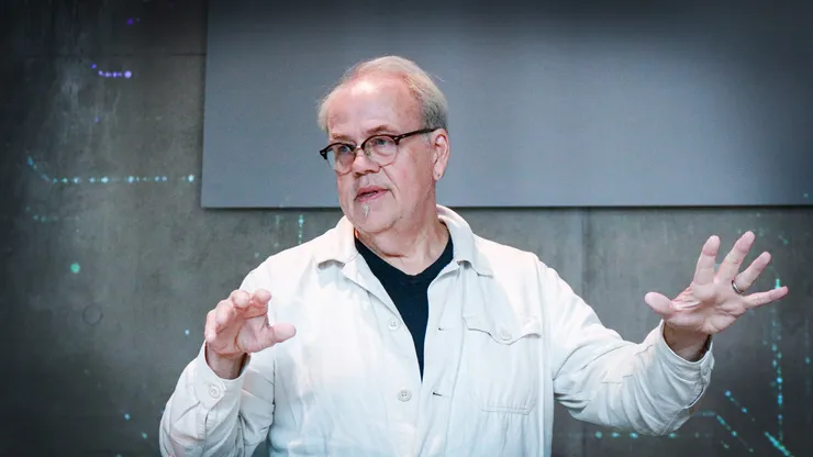 Man som föreläser.