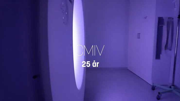 A thumbnail image on a magnetic camera