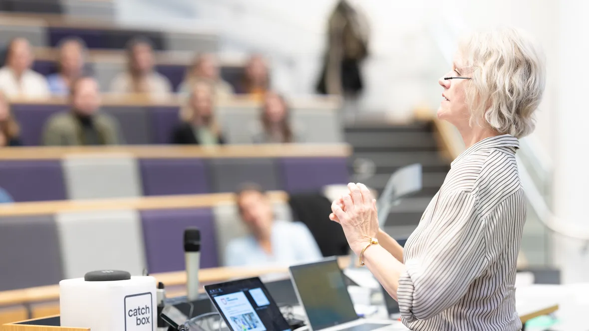 Lena Jonasson under sitt inledningstal