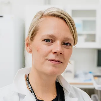 Porträttbild på en kvinna