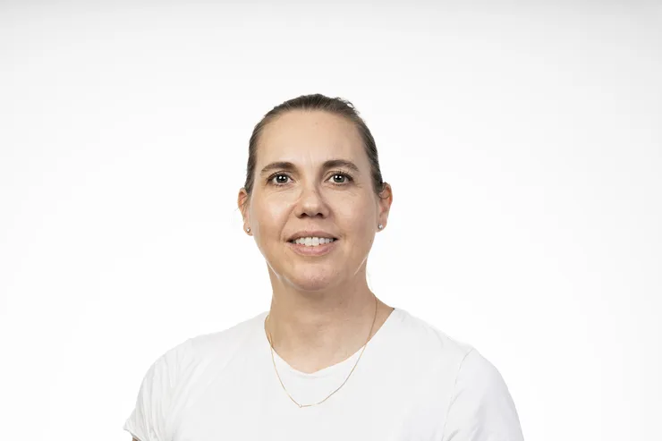 Headshot of a woman.