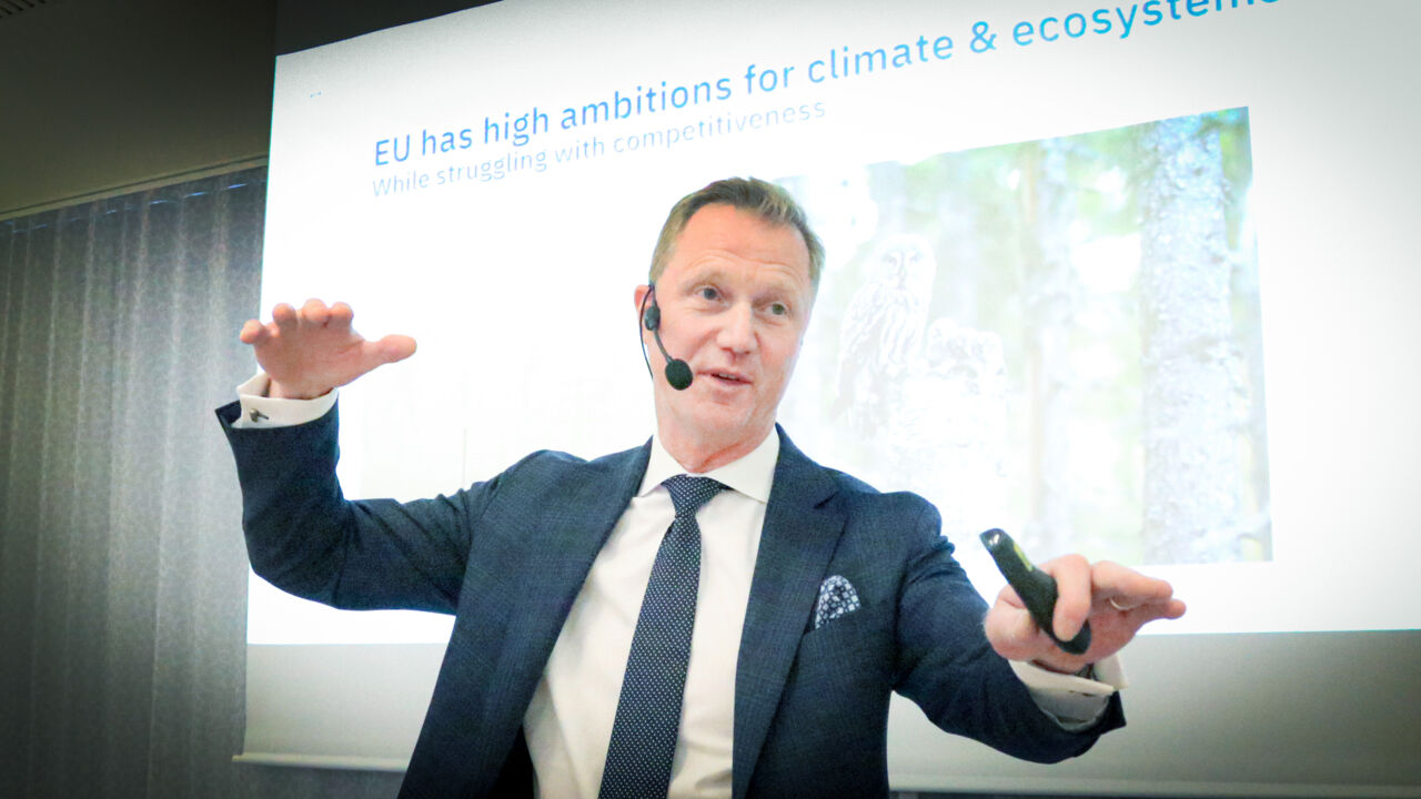 Manlig föreläsare på Framtidsdagen 2025.