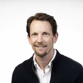 En bild på David Tell