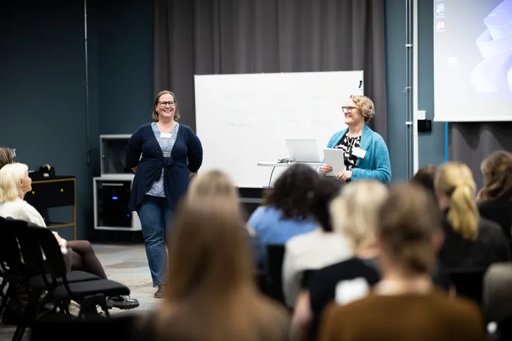 En bild på Maria Andreassen och Sara Bergstrand