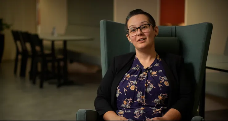 En person i en fåtölj