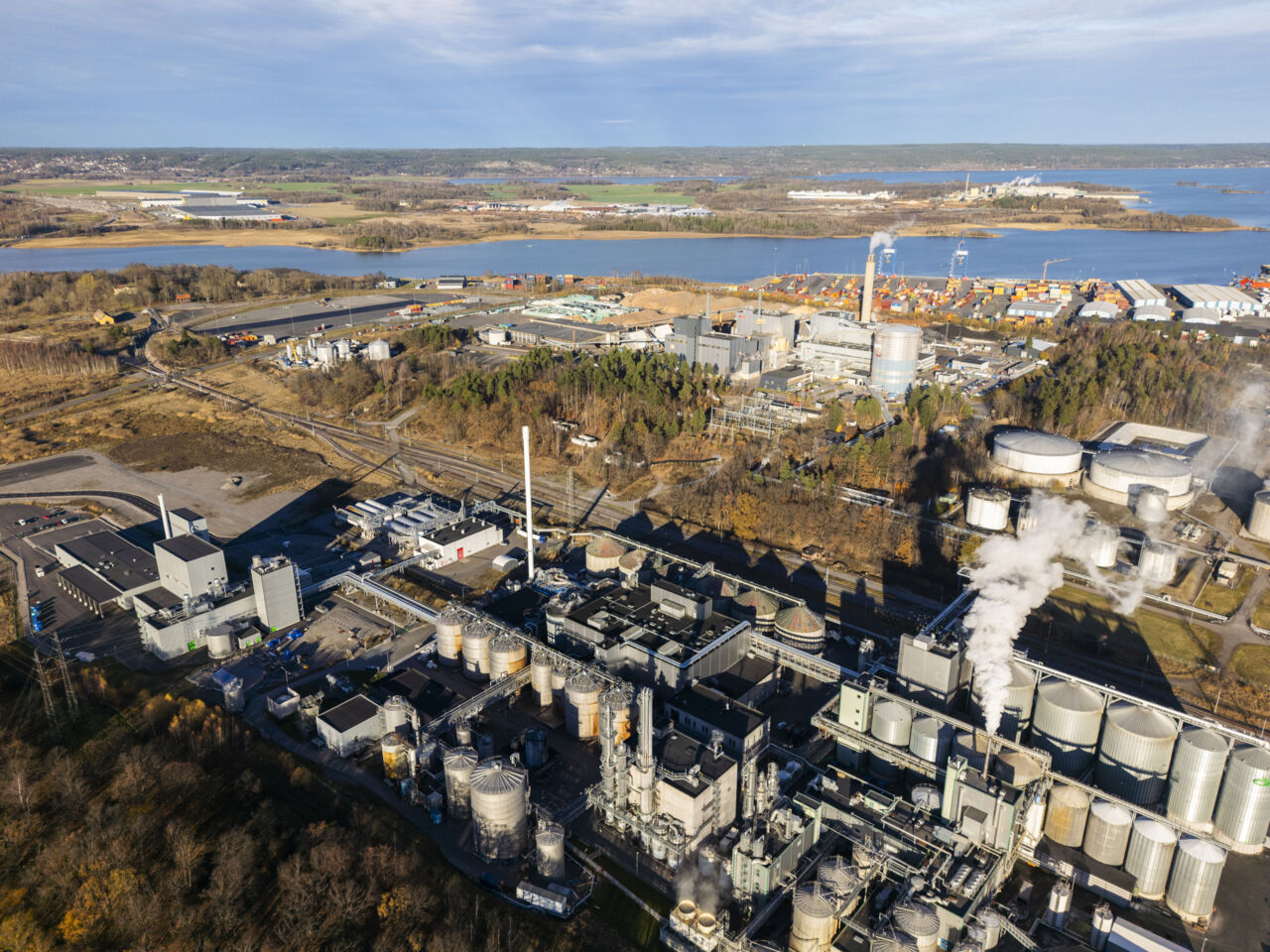 Flygfoto över ett industriområde.