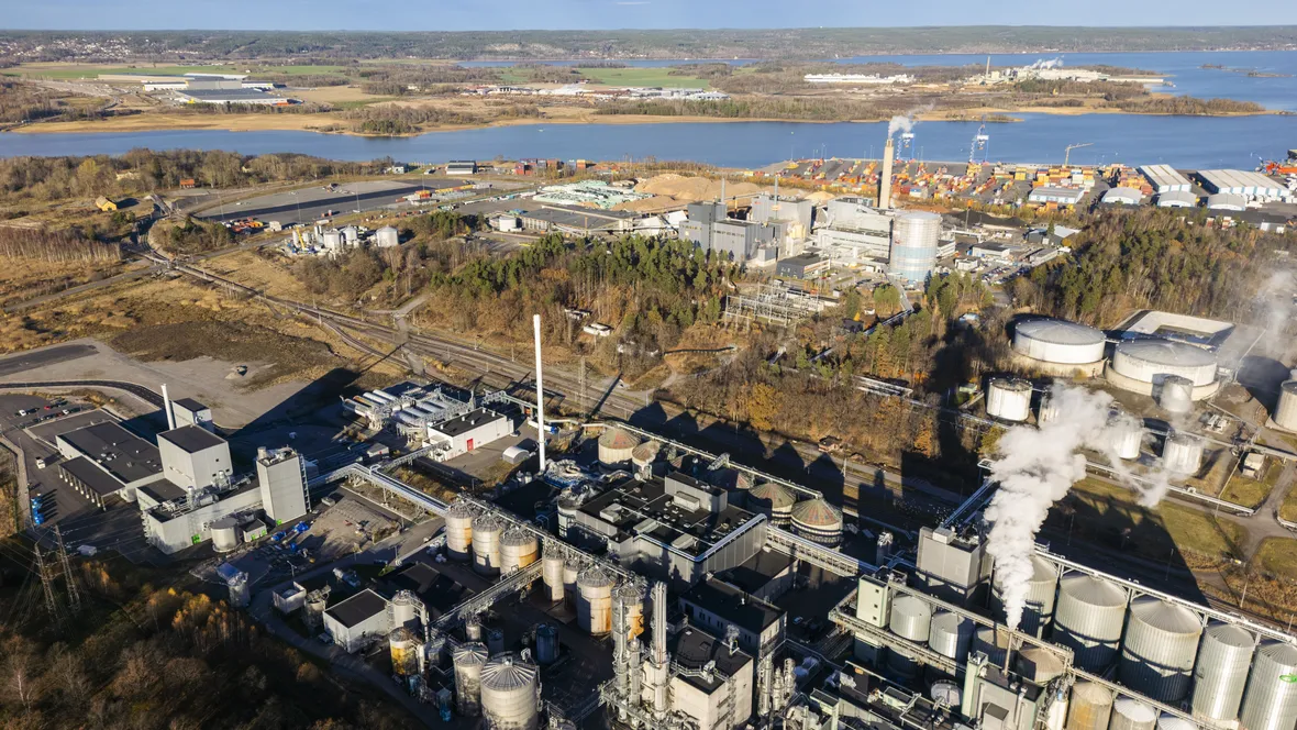 Flygfoto över ett industriområde.