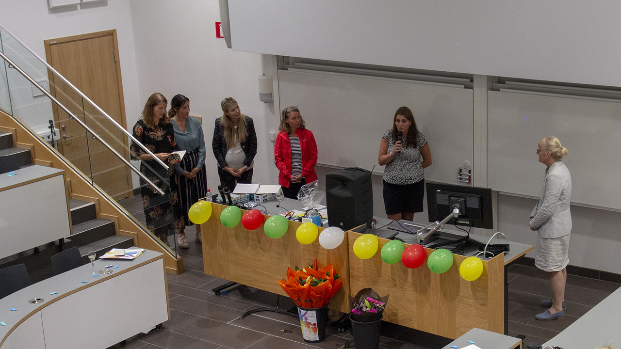 Alumnerna Hanna Alleman, Suzana Holmér, Vedrana Bollic Baric, Åse Ibanez Demker, Liselotte Böhm och programansvarig Agneta Kullberg.