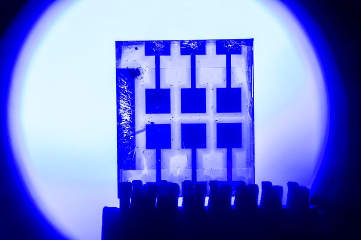 The film in the new perovskite transfers both text and images, rapidly and reliably