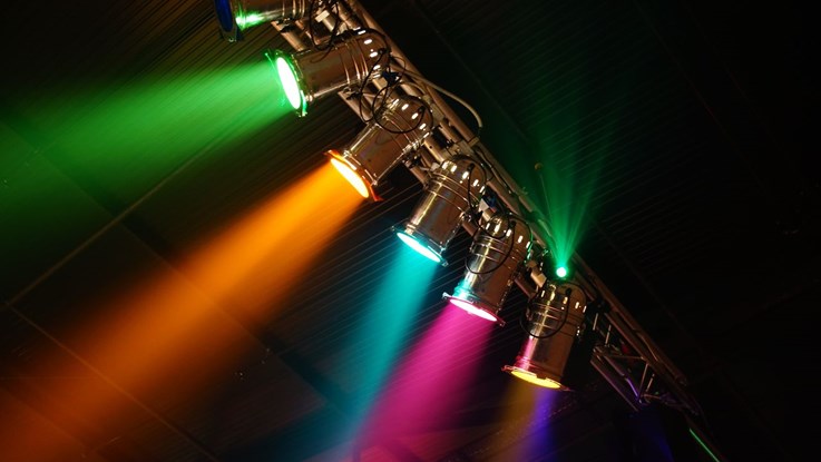 Fem spotlights i starka färger