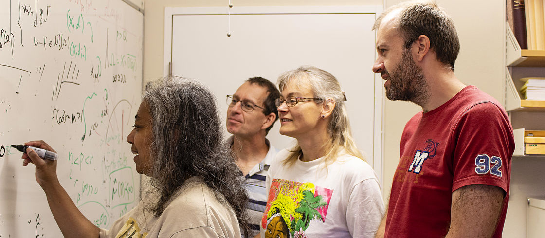 Gruppbild på Nageswari Shanmugalingam, Anders Björn, Jana Björn och Tomas Sjödin.