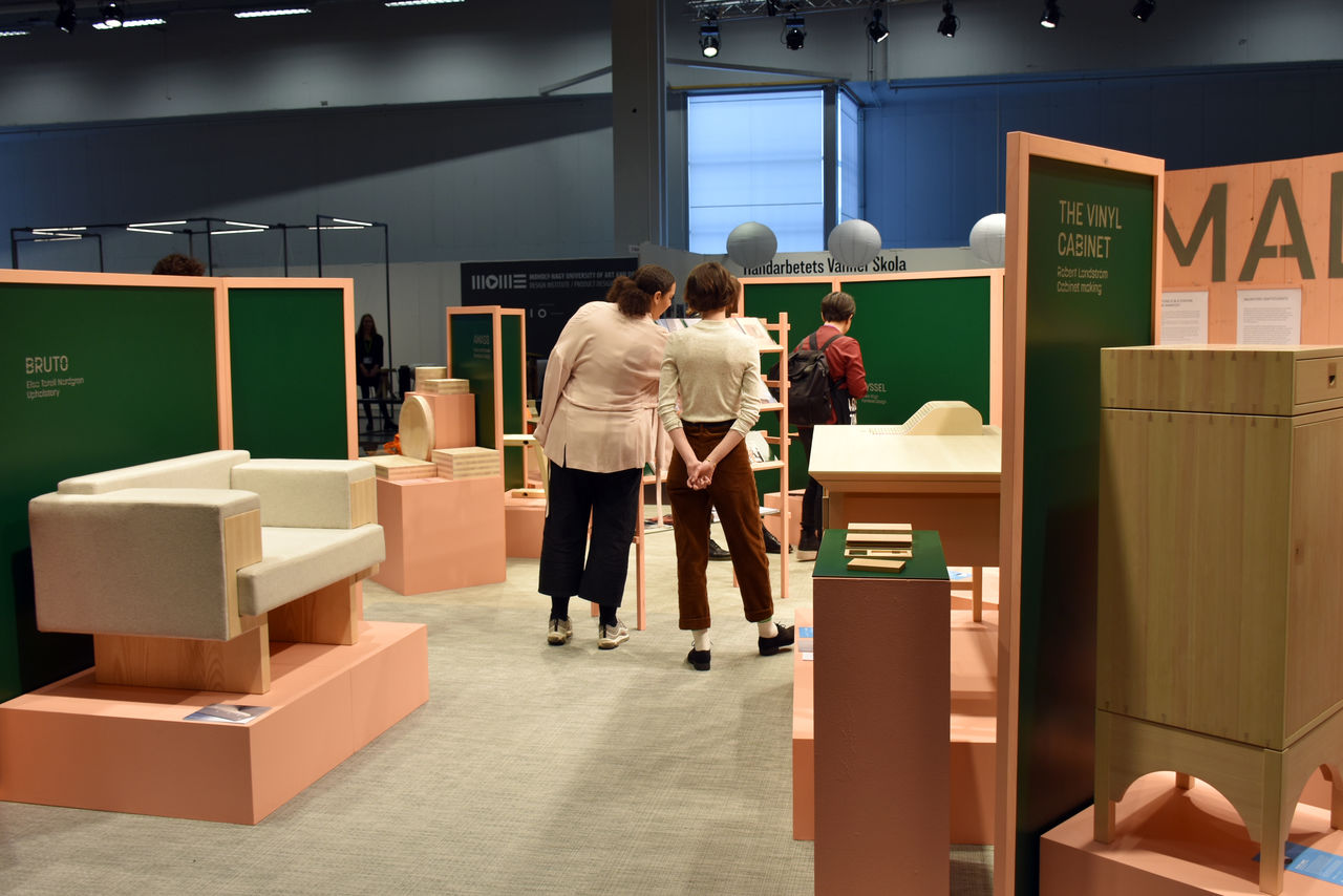 Felizia Matthews och Unni Strid inväntar besökarna.