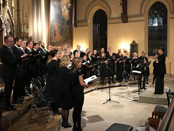 Kyrkokonsert med Östgöta Kammarkör under ledning av Christina Hörnell, director musices, Linköpings universitet.