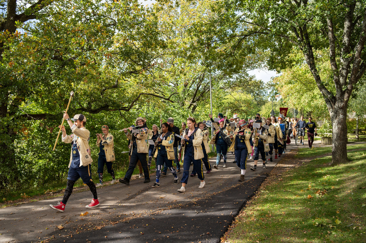 Musikparad med LiTHe Blås. Valborg i Linköping.