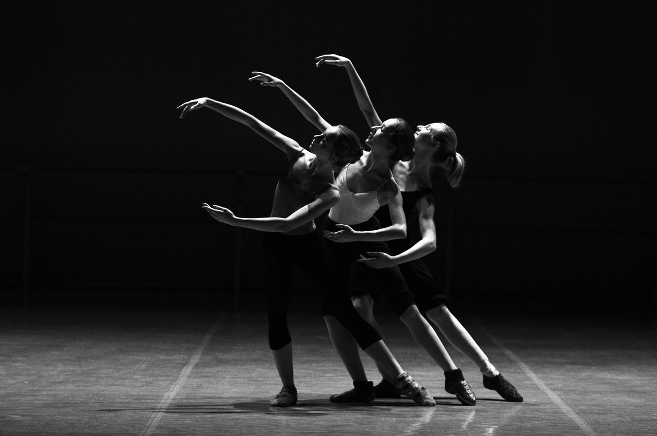 Three Female Dancers Dancing. Photo: Pixabay.com