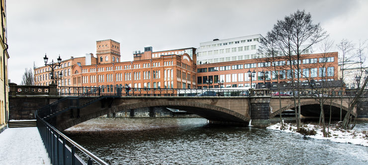Campus Norrköping vid Motala ström. 