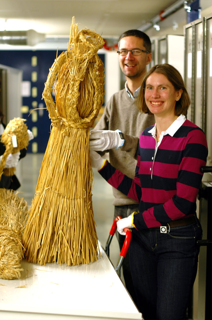 Jenny Hagenblad och Matti Leino använde frön av råg från julbockar i museisamlingar i sin studie.