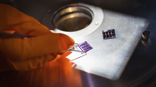 Materials that were poor semiconductors can become good semiconductors, as long as they are manufactured in a dry atmosphere