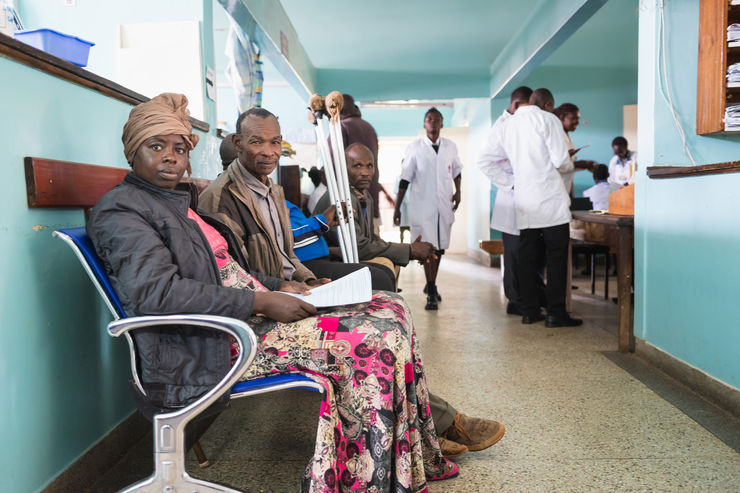 I väntrummet hos ortopeden på Moi Teaching and Referral Hospital i Eldoret, Kenya.