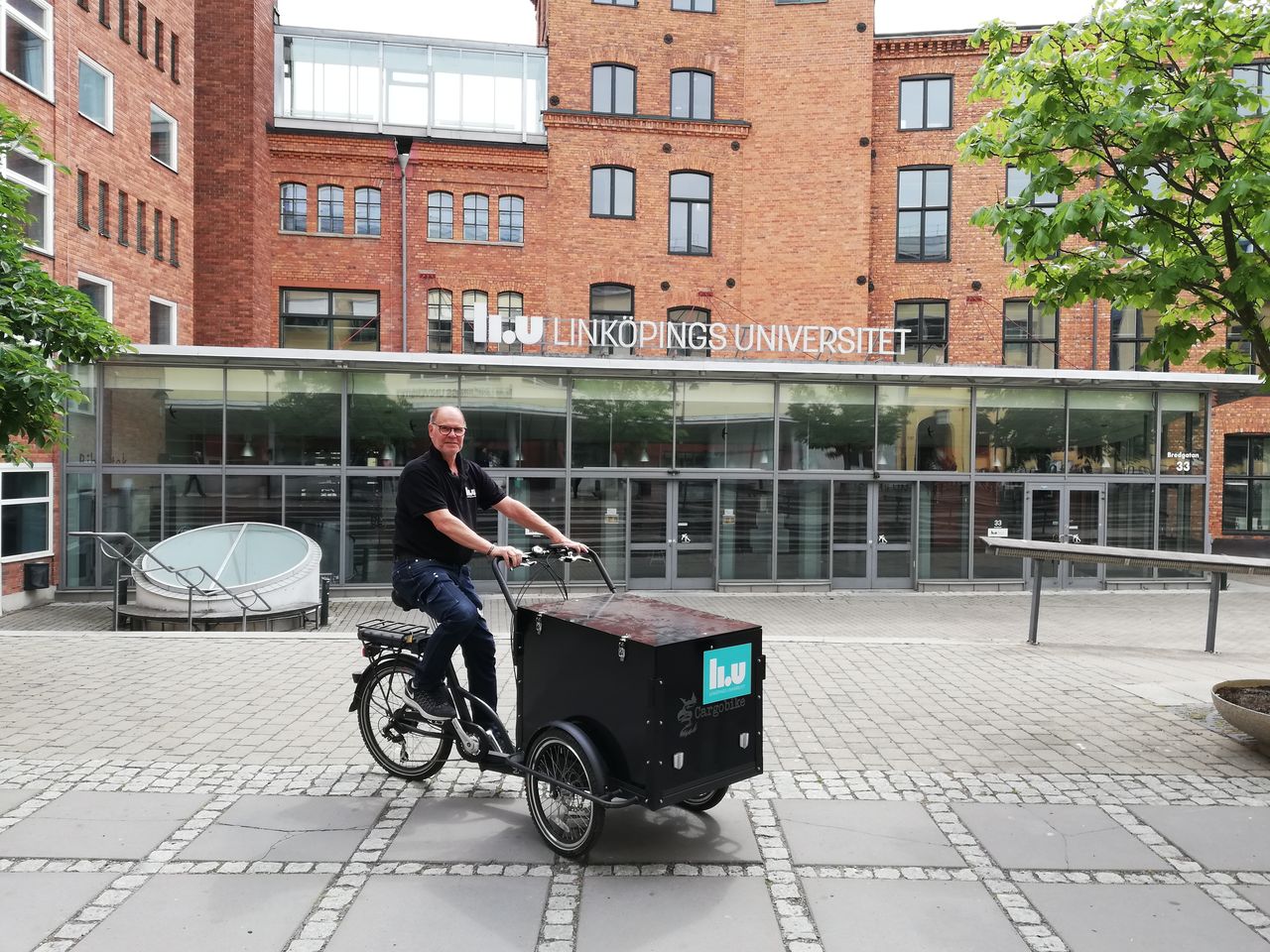 Eldriven transportcykel.