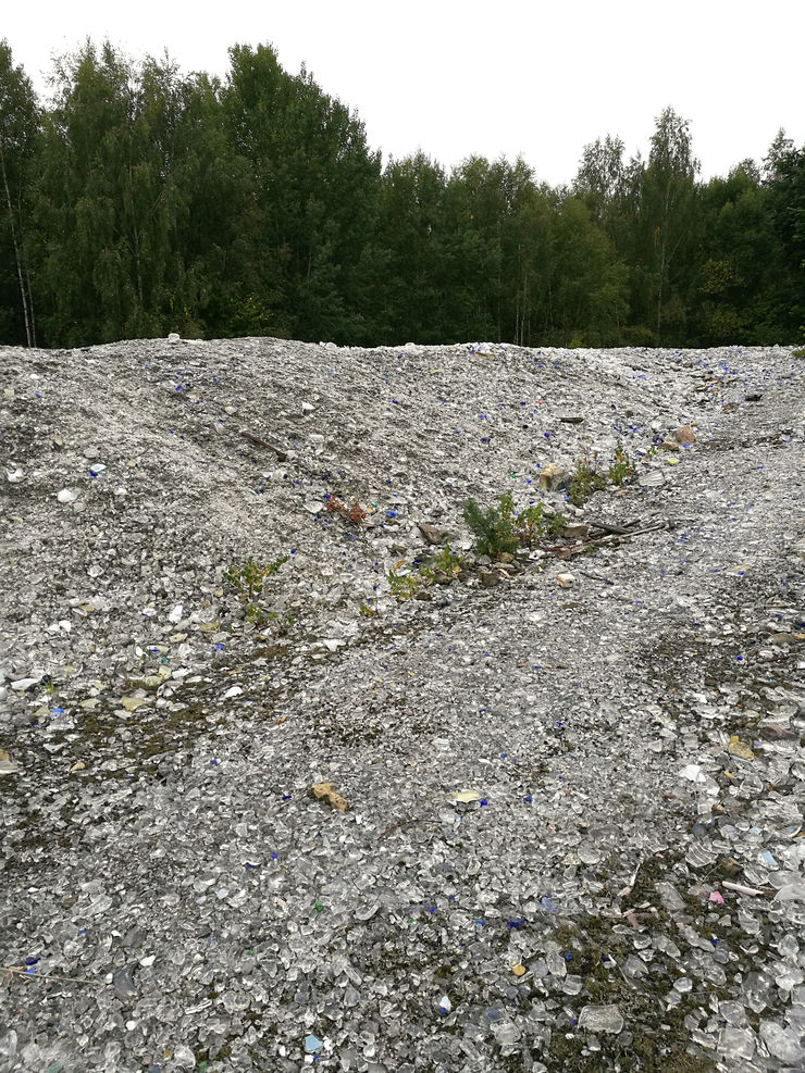 Deponi av avfall frÃ¥n glasbruk vid Pukeberg i SmÃ¥land.