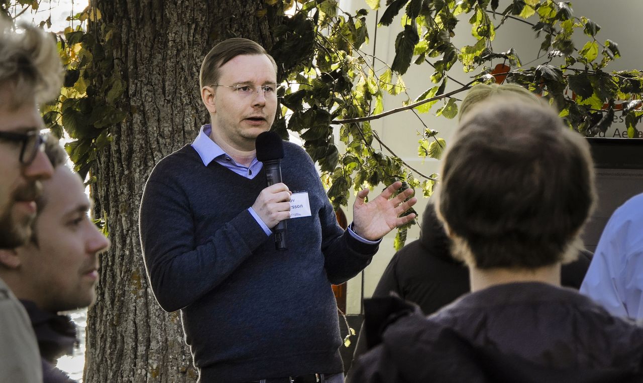 Olov Andersson demonstrera sin forksning