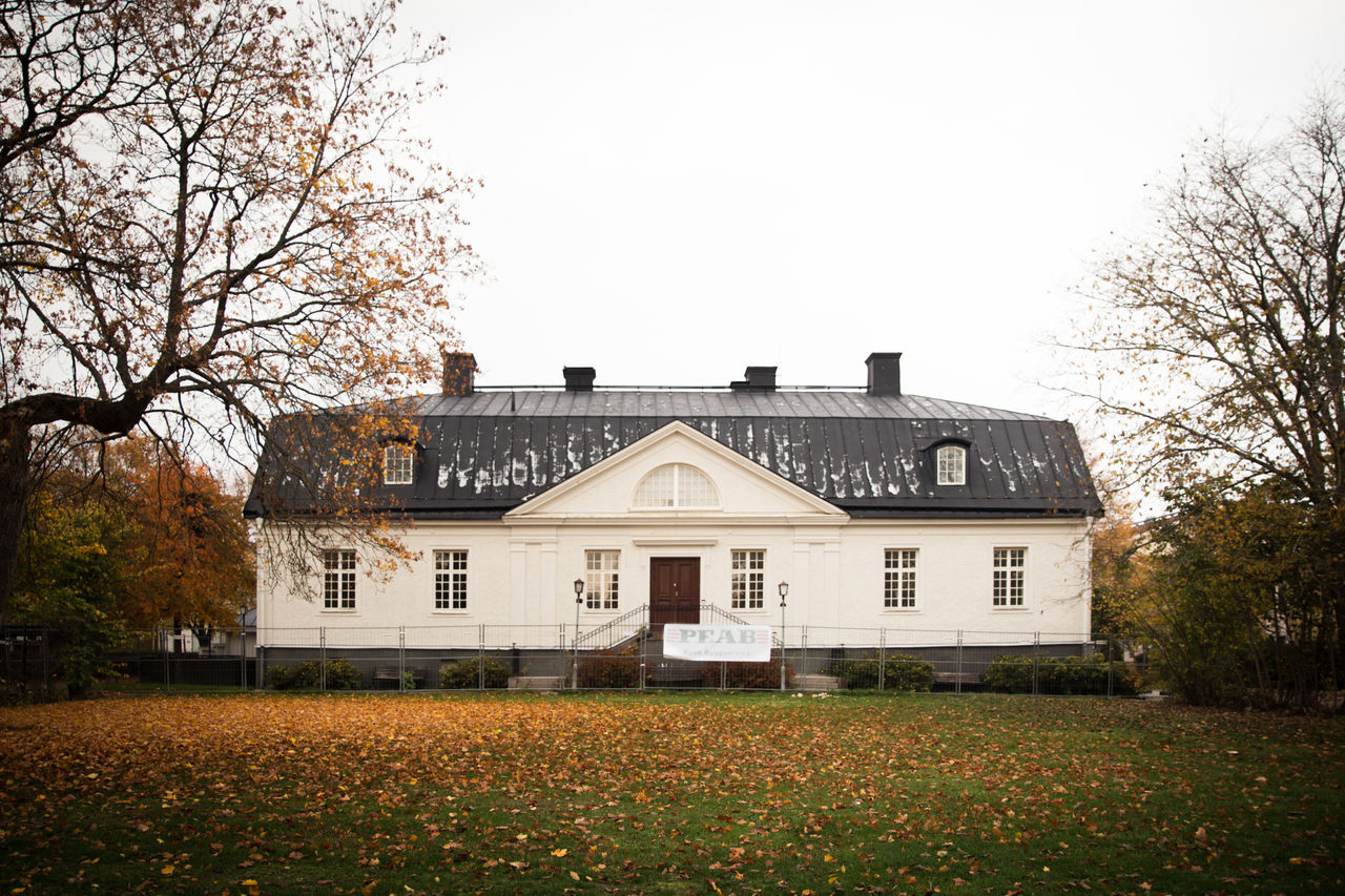 Ryd's mansion, large white building.