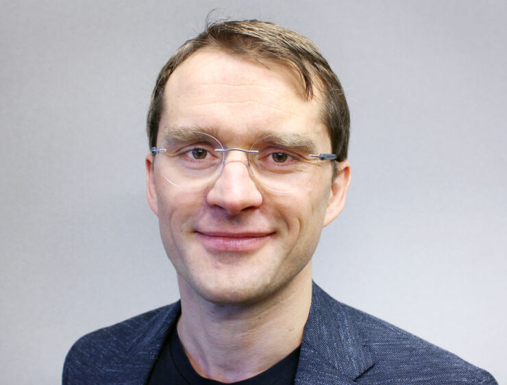 Portrait photo Jörg Schilcher, scientist and physician.